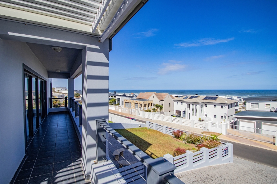 5 Bedroom Property for Sale in Yzerfontein Western Cape